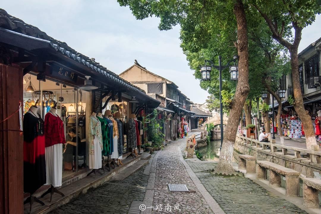 你是否反感演唱会现场求婚的行为？演唱会有没有不打扰别人的求婚方式？